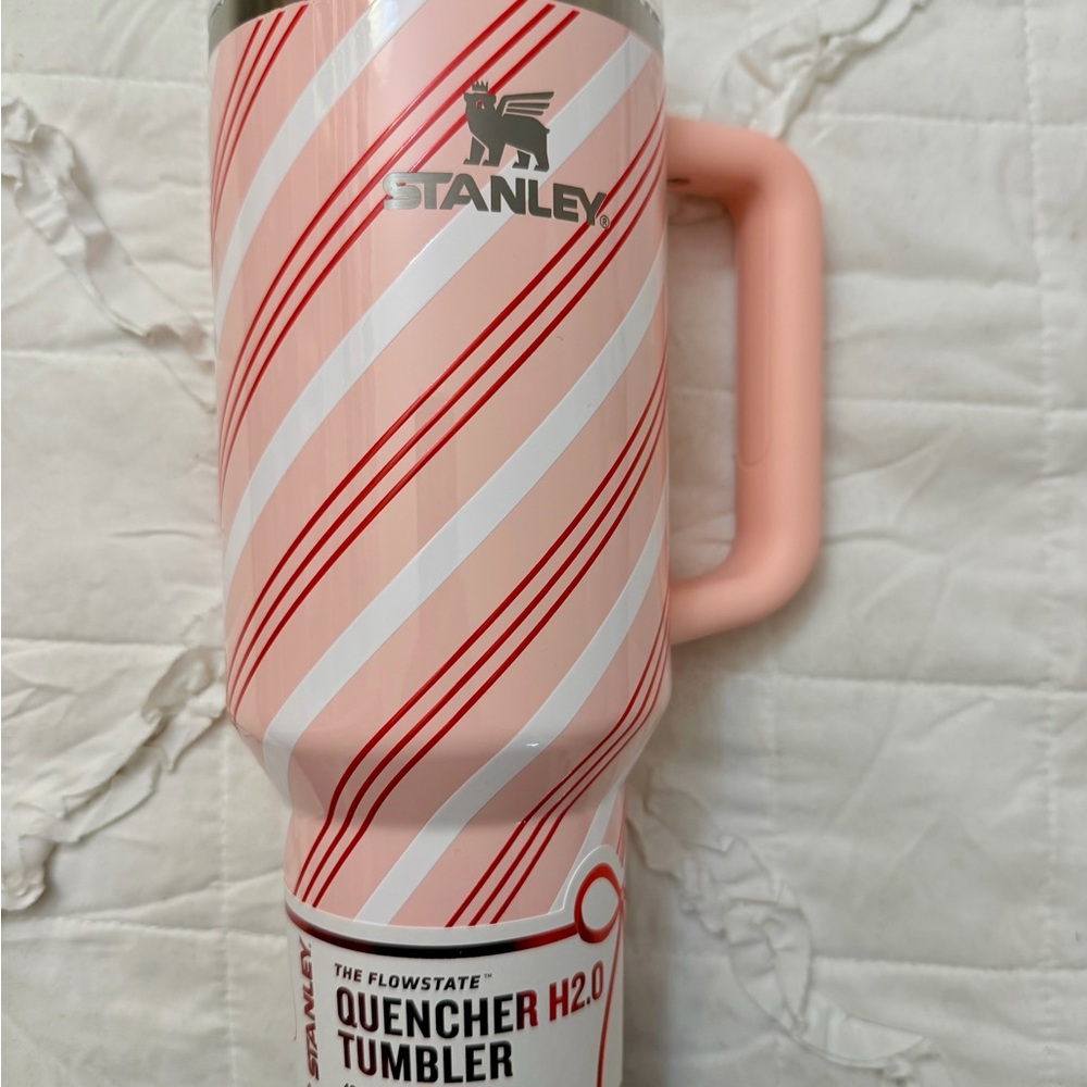 Stanley Holiday Exclusive 40 Oz Strawberry Twist